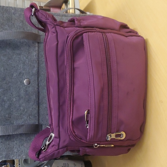 Crossbody 🥳 - Picture 1 of 10